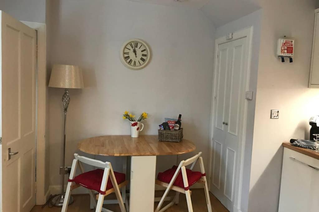 8A Tweed Cottage, Just Off The High St In Peebles Bagian luar foto