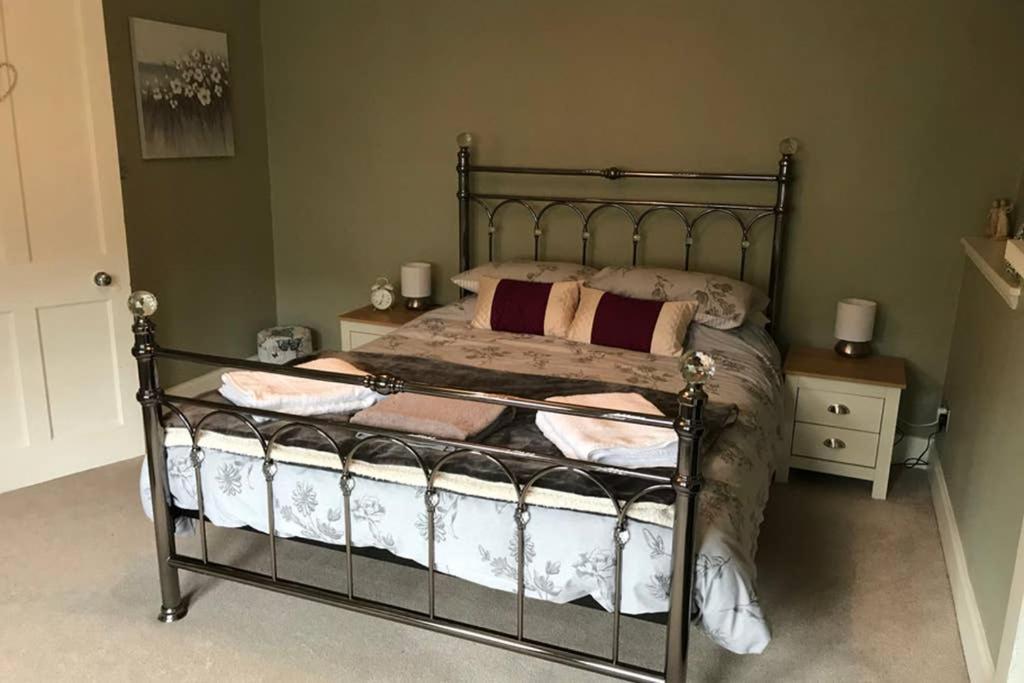 8A Tweed Cottage, Just Off The High St In Peebles Bagian luar foto