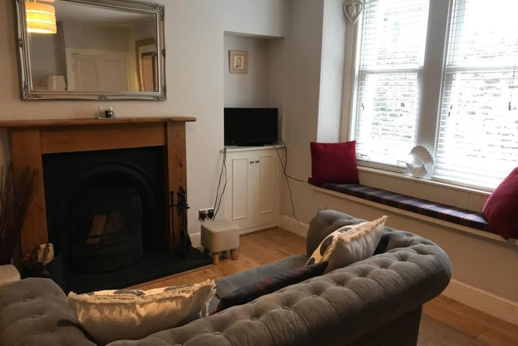 8A Tweed Cottage, Just Off The High St In Peebles Bagian luar foto