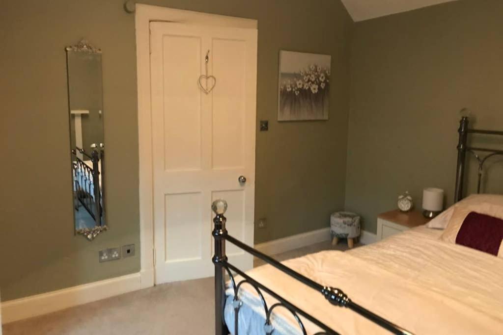 8A Tweed Cottage, Just Off The High St In Peebles Bagian luar foto