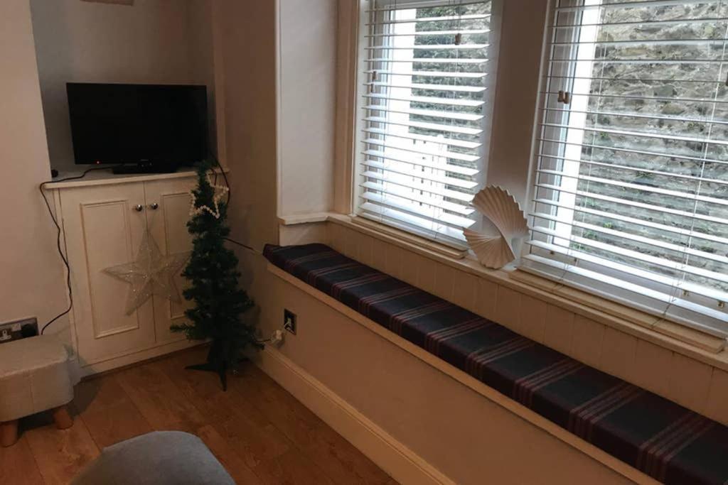 8A Tweed Cottage, Just Off The High St In Peebles Bagian luar foto