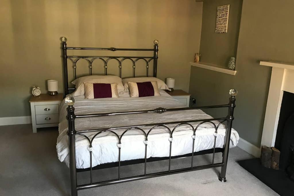 8A Tweed Cottage, Just Off The High St In Peebles Bagian luar foto